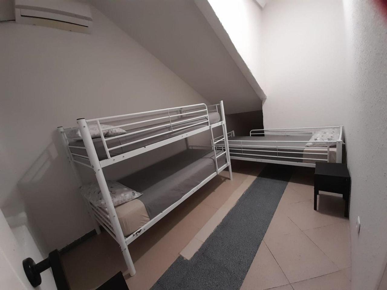 Hotel Parsa Residencial House Madrid Esterno foto